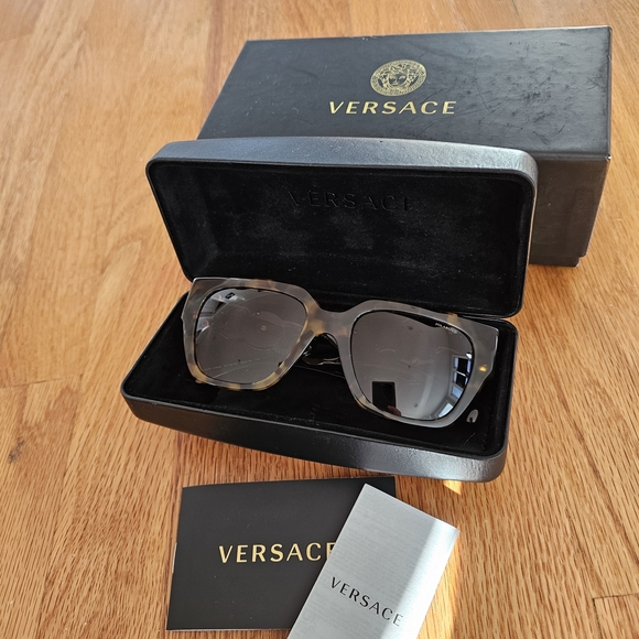 Versace Tortoise Shell Sunglasses - Picture 5 of 9